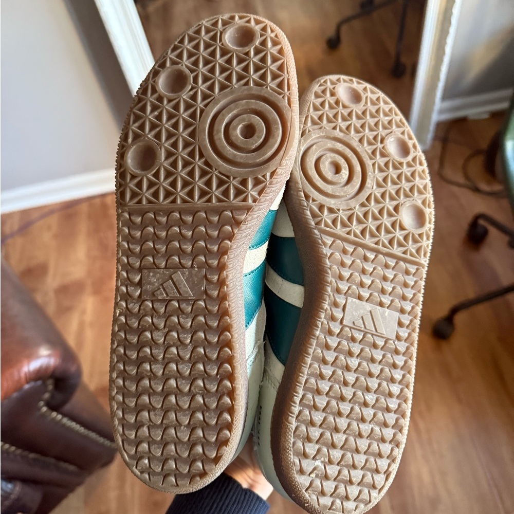 Adidas Mexico Predator Sneaker - Picture 3 of 9